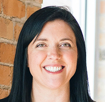 서비스 팀 고객지원 담당자 Sophie Hartwell의 초상화